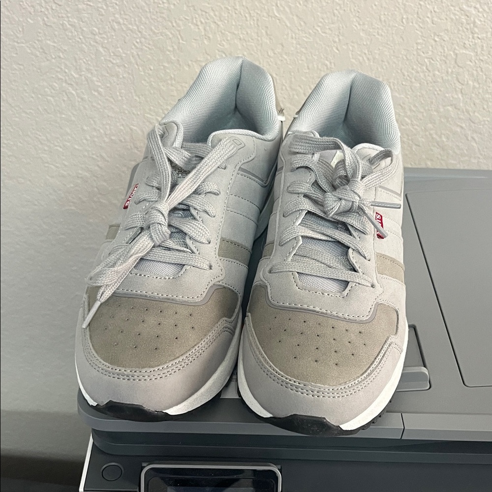 Levi's Light Gray Men's Sneakers